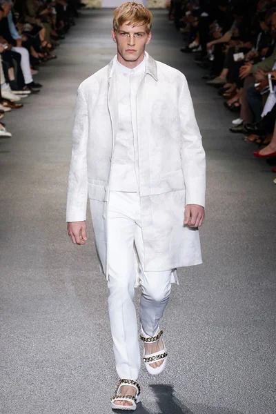 Look 65